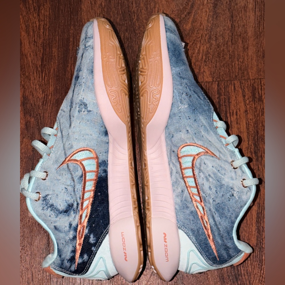 Nike LeBron size 11 - Picture 10 of 14